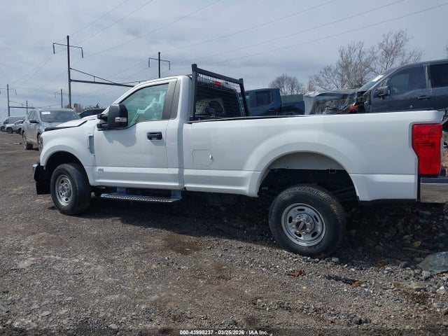 1FTRF3BT5NED37515 Ford F-350 Xl