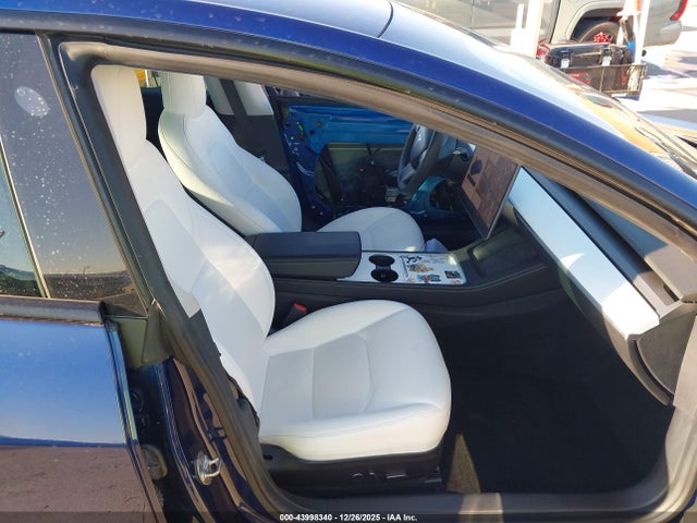 2021 TESLA MODEL 3 5YJ3E1EB0MF975426 Photo 4