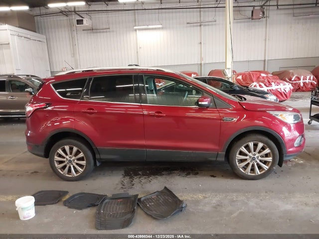 1FMCU9J96HUA51098 Ford Escape Titanium