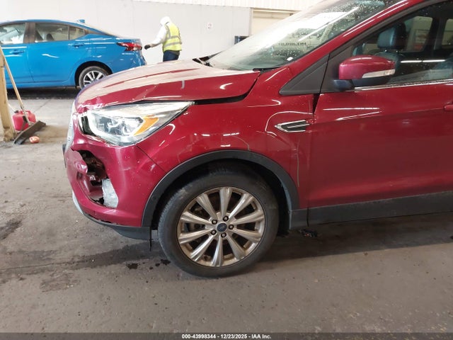 1FMCU9J96HUA51098 Ford Escape Titanium