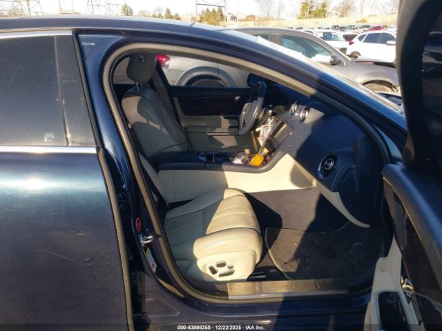 2011 JAGUAR XJ SAJWA1CB5BLV04704 Photo 4