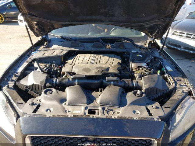 2016 JAGUAR XJ SAJWJ1CD3G8V94012 Photo 9