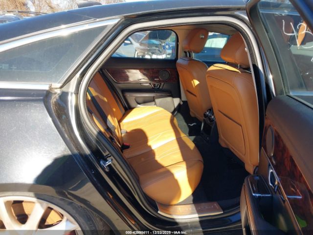 2016 JAGUAR XJ SAJWJ1CD3G8V94012 Photo 7