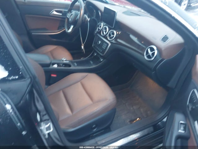 2015 MERCEDES-BENZ CLA 250 WDDSJ4GB1FN264768 Photo 4