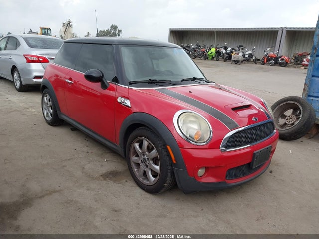 2008 MINI COOPER WMWMF73568TV35051 Photo 0