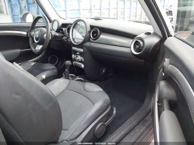 2008 MINI COOPER WMWMF73568TV35051 Photo 4
