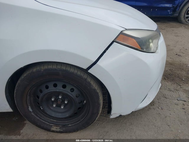 2T1BURHE6GC654745 Toyota COROLLA LE