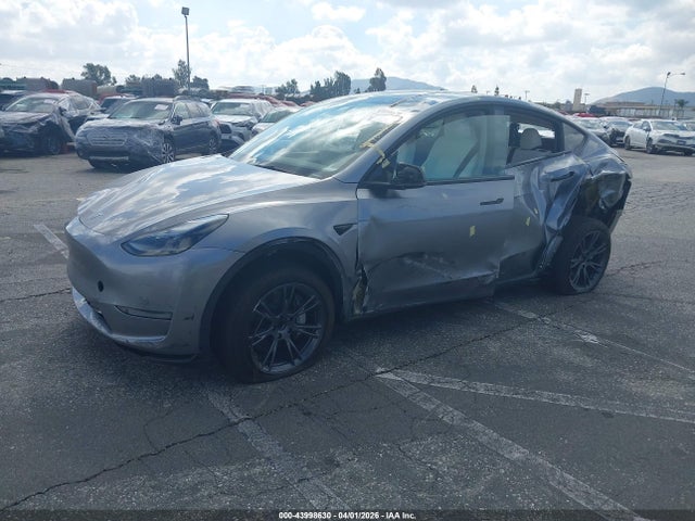 2024 TESLA MODEL Y 7SAYGDED0RA325571 Photo 1