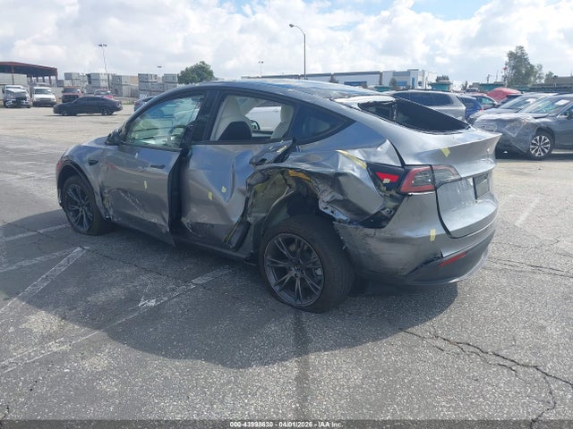 2024 TESLA MODEL Y 7SAYGDED0RA325571 Photo 2