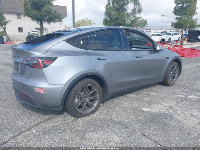 2024 TESLA MODEL Y 7SAYGDED0RA325571 Photo 3