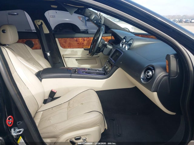 2012 JAGUAR XJ SAJWA2GB2CLV24457 Photo 4