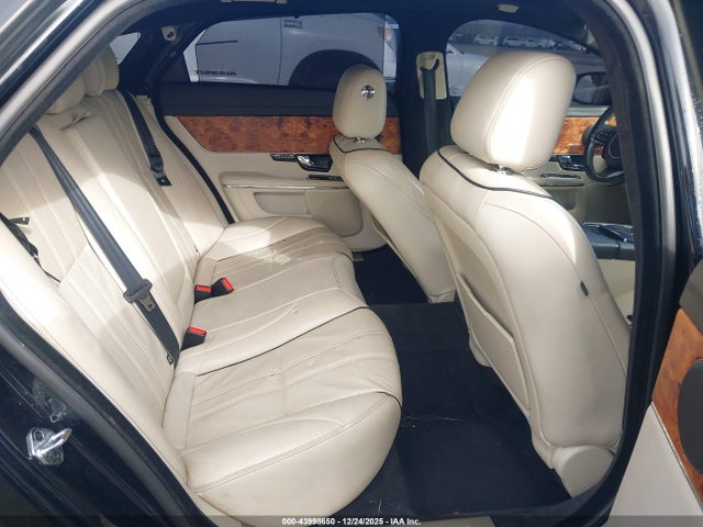 2012 JAGUAR XJ SAJWA2GB2CLV24457 Photo 7