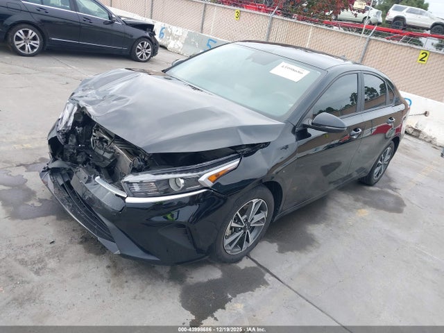 KIA Forte Lxs 2023 3KPF24AD6PE626439 Image 2
