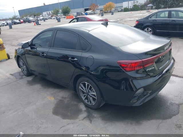 KIA Forte Lxs 2023 3KPF24AD6PE626439 Image 3