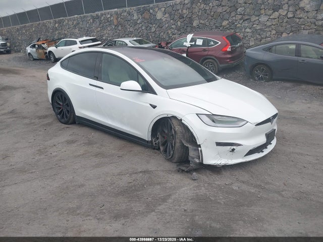2023 TESLA MODEL X 7SAXCBE6XPF404940 Photo 0