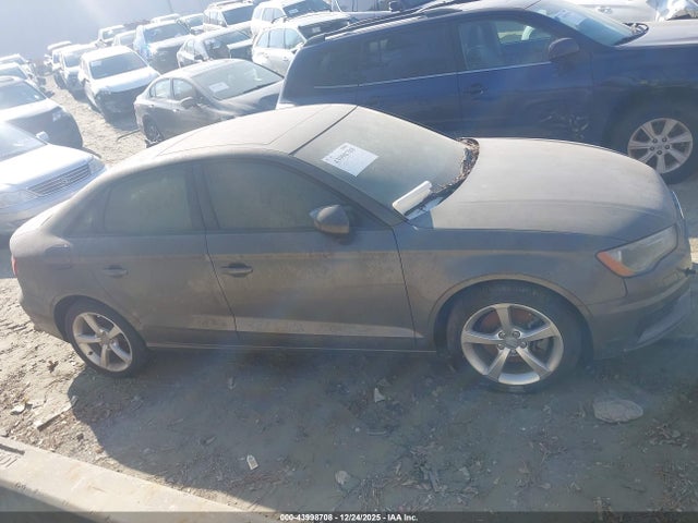 2016 Audi A3 1.8t Premium მანქანა იყიდება აუქციონზე, vin: WAUA7GFF1G1015077, აუქციონის ნომერი: 43998708