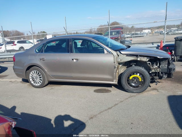 Продаж на аукціоні авто 2016 Volkswagen Passat 1.8t Se, vin: 1VWBT7A3XGC044563, номер лоту: 43998741