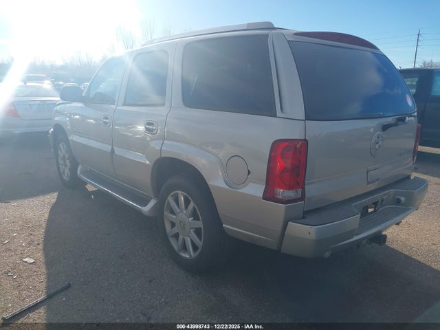 2004 CADILLAC ESCALADE 1GYEK63NX4R231431 Photo 2