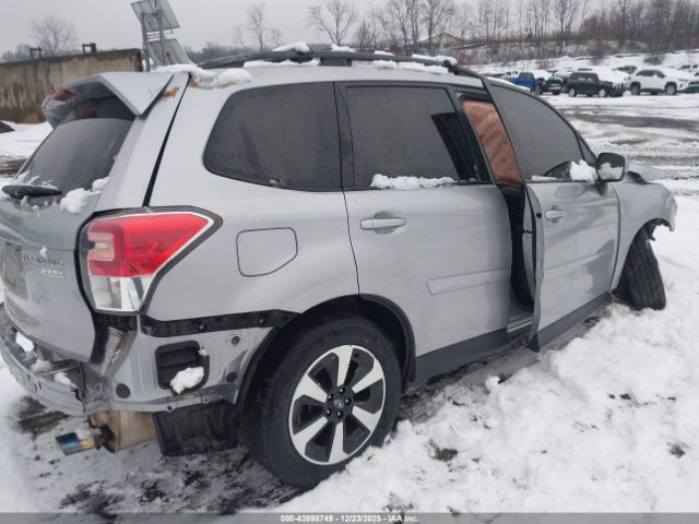 2017 SUBARU FORESTER JF2SJAEC9HH412916 Photo 3