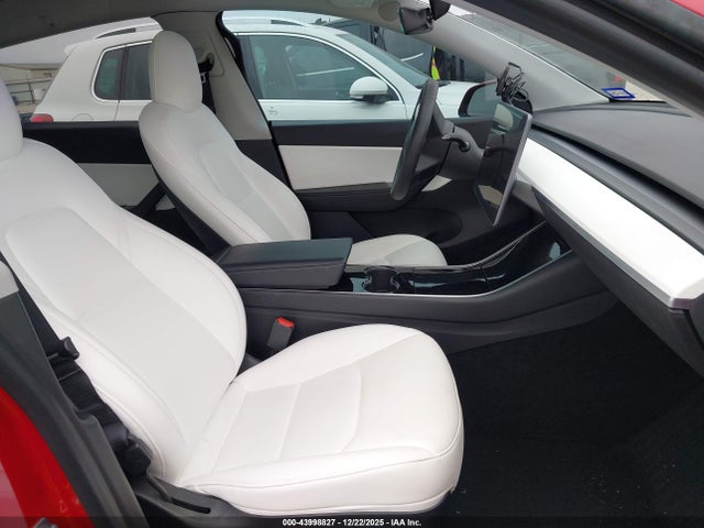 2021 TESLA MODEL Y 5YJYGDEE1MF061293 Photo 4