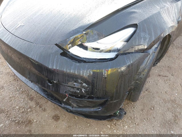 2023 TESLA MODEL Y 7SAYGDEE2PA142811 Photo 5