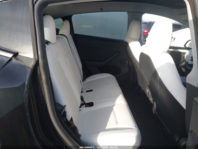 2023 TESLA MODEL Y 7SAYGDEE2PA142811 Photo 7