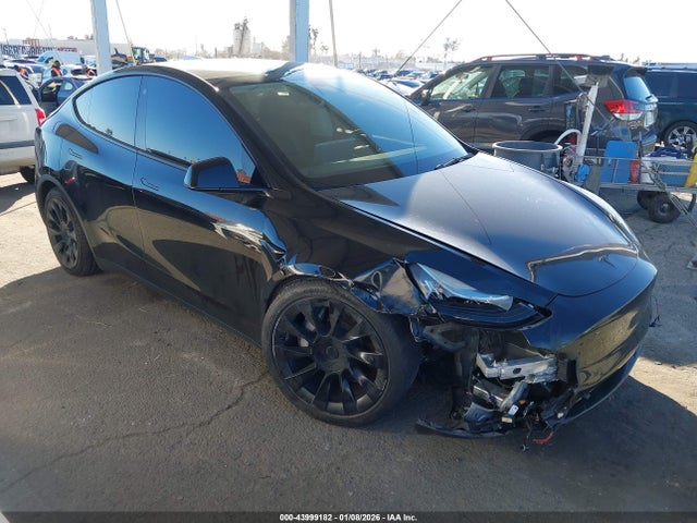 2021 TESLA MODEL Y 5YJYGAED5MF135675 Photo 0
