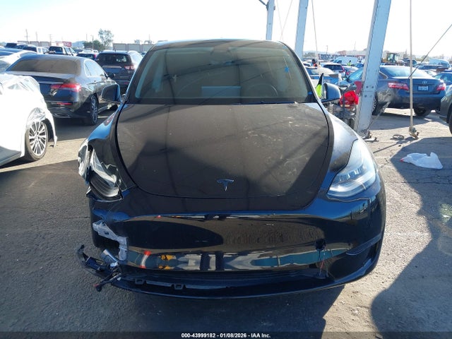 5YJYGAED5MF135675 Tesla Model Y Performance Dual Motor All-wheel Drive/standard Range Rear-wheel Drive