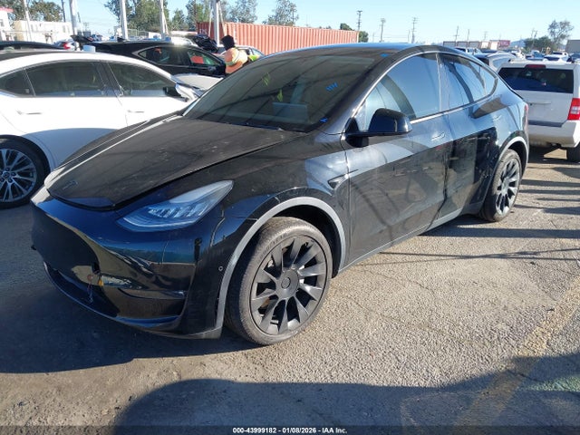 2021 TESLA MODEL Y 5YJYGAED5MF135675 Photo 1