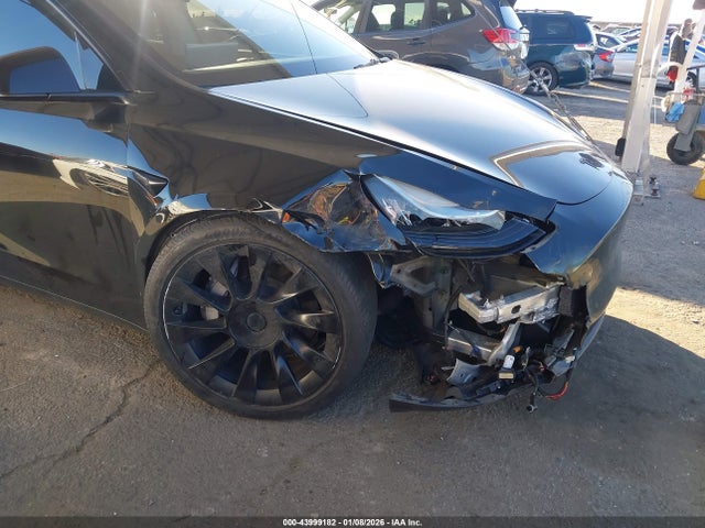 2021 TESLA MODEL Y 5YJYGAED5MF135675 Photo 5