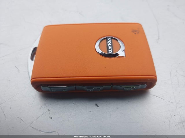 2025 VOLVO XC60 PLUG-IN HYBRID YV4H60RC0S1007619 Photo 10