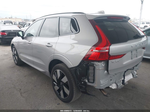 2025 VOLVO XC60 PLUG-IN HYBRID YV4H60RC0S1007619 Photo 2