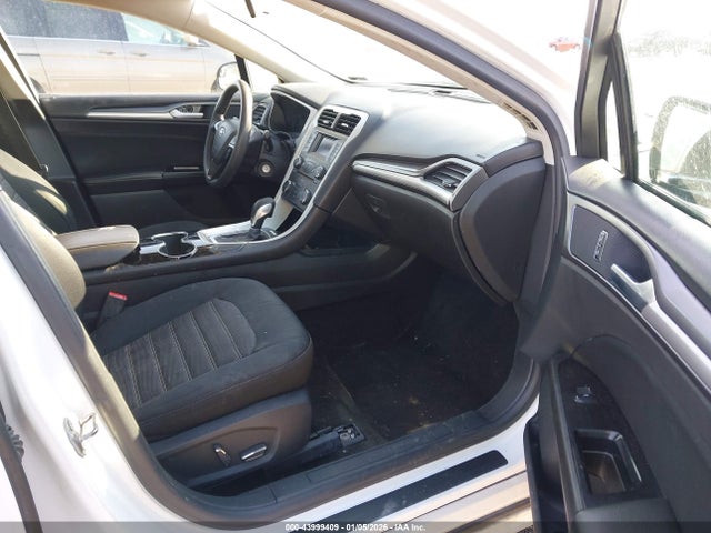 1FA6P0HD1G5121541 Ford FUSION SE