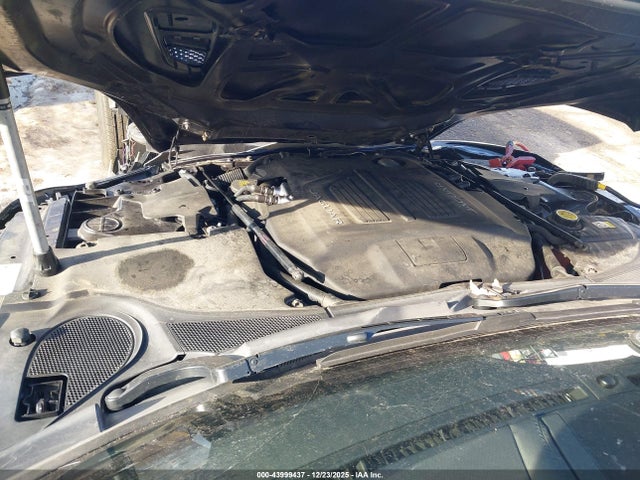 2016 JAGUAR F-TYPE SAJWJ6BV2G8K33166 Photo 9