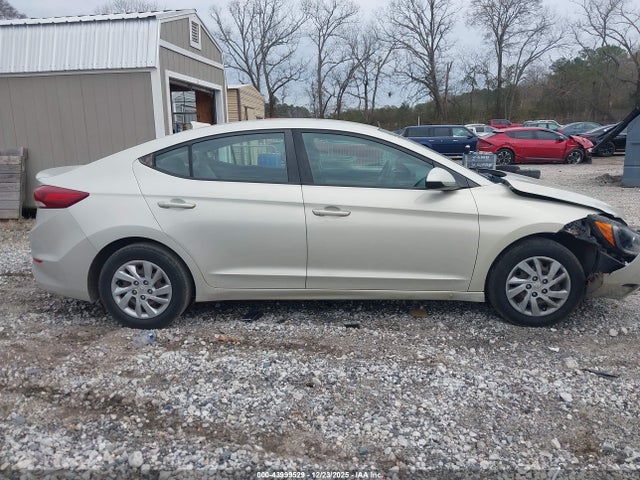 KMHD74LFXHU393834 Hyundai ELANTRA SE