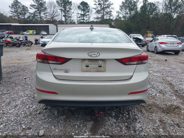 KMHD74LFXHU393834 Hyundai ELANTRA SE