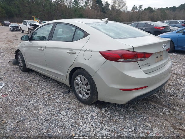 KMHD74LFXHU393834 Hyundai ELANTRA SE