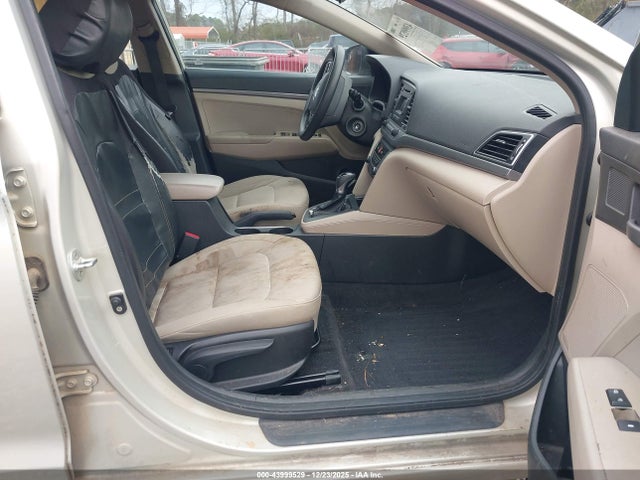 KMHD74LFXHU393834 Hyundai ELANTRA SE