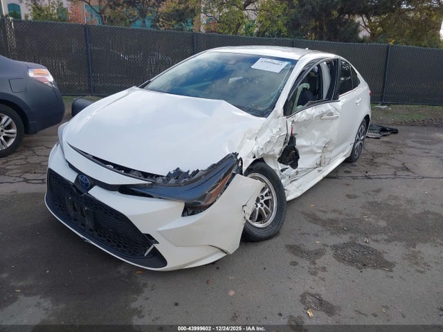 JTDEAMDE6N3009923 Toyota Corolla Hybrid Le