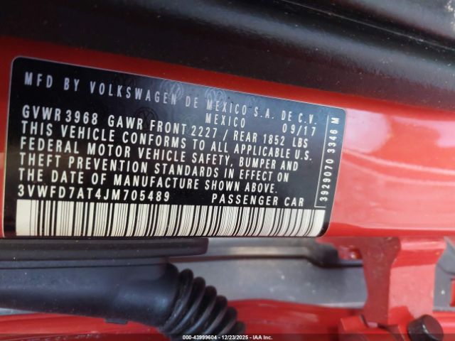 2018 VOLKSWAGEN BEETLE 3VWFD7AT4JM705489 Photo 8