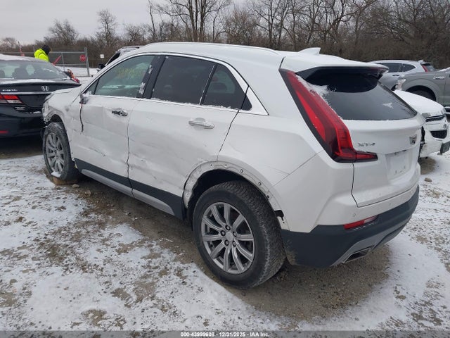 2020 CADILLAC XT4 1GYFZCR41LF148824 Photo 2