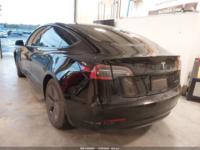 2021 TESLA MODEL 3 5YJ3E1EB7MF012832 Photo 2