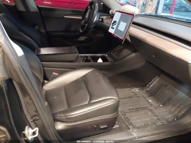 2021 TESLA MODEL 3 5YJ3E1EB7MF012832 Photo 4