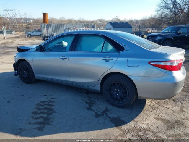 2015 TOYOTA CAMRY 4T4BF1FK0FR494773 Photo 2