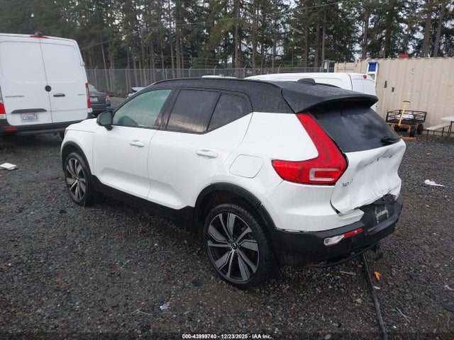 2022 VOLVO XC40 RECHARGE PURE ELECTRIC YV4ED3UB9N2775946 Photo 2