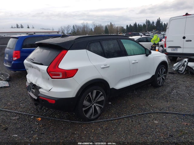 2022 VOLVO XC40 RECHARGE PURE ELECTRIC YV4ED3UB9N2775946 Photo 3