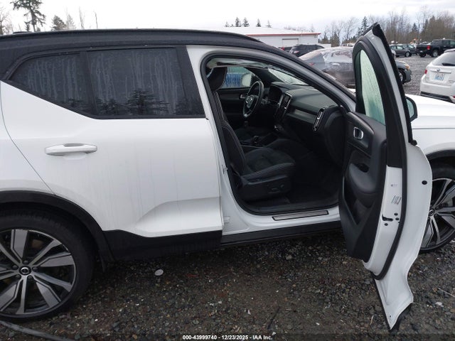 2022 VOLVO XC40 RECHARGE PURE ELECTRIC YV4ED3UB9N2775946 Photo 4
