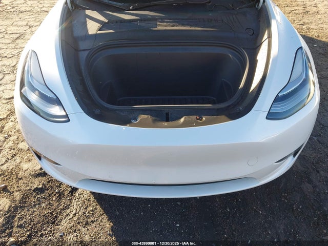 2021 TESLA MODEL Y 5YJYGDEE5MF108132 Photo 9