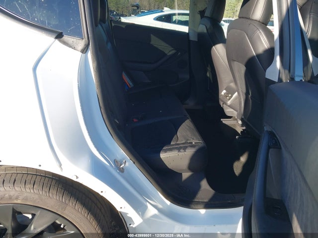 2021 TESLA MODEL Y 5YJYGDEE5MF108132 Photo 7