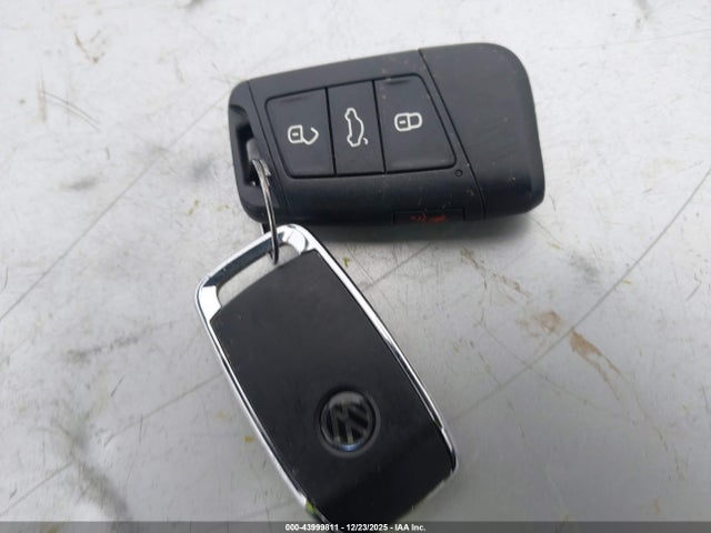 2019 VOLKSWAGEN ATLAS 1V2LR2CA8KC578009 Photo 10